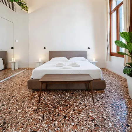 Casa Magazen بيت ضيافة البندقية